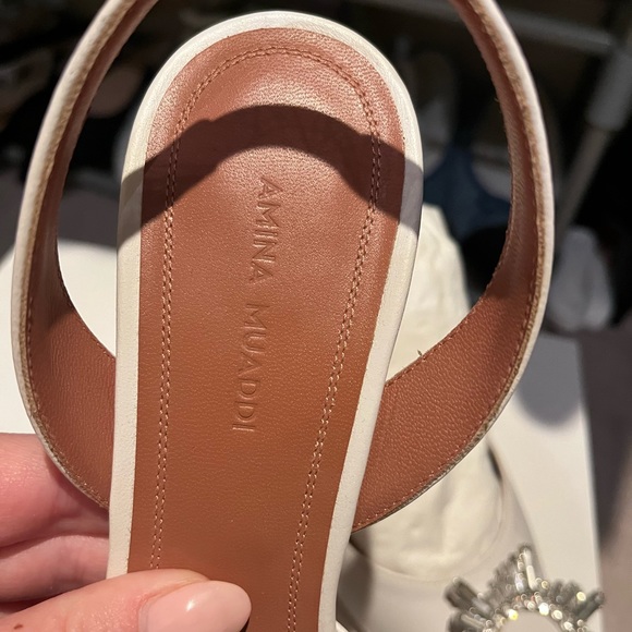 ** sold. Amina Muaddi Begum slings 38.5 - Picture 4 of 8